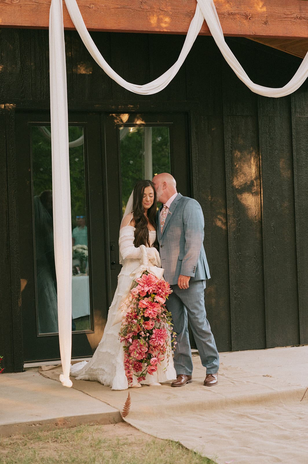 An outdoor wedding ceremony for a backyard wedding in Texas